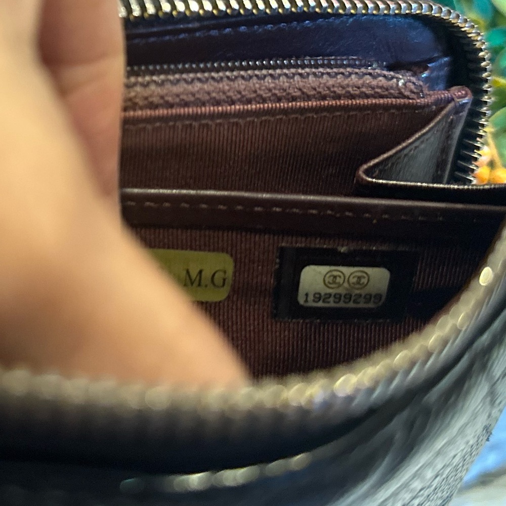 Chanel zip around wallet - Picture 14 of 16